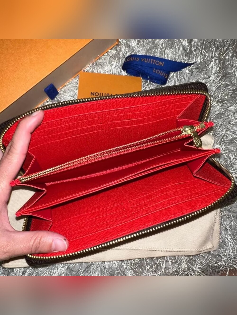 Louis Vuitton Monogram Zippy Wallet in Brown - Picture 6 of 7